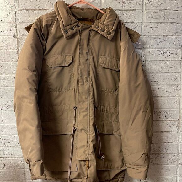 Vintage! Tan Heavy Winter barn Coat Removable Hood Size Med/Large - Picture 1 of 12